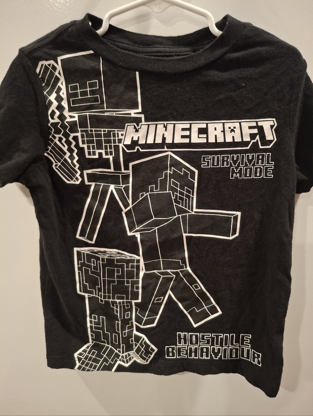 Minecraft Boys' Black Short-Sleeve Graphic Tee - Survival Mode